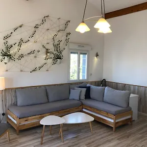  Appartement Lumineux Avec Grande Terrasse Couverte France